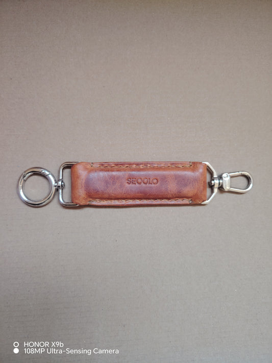 Handmade Leather Keychain - Tan | SECOLO